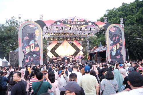 Adoria x Lingua Suguhkan Kolaborasi Lintas Generasi di The 90&#039;s Festival 2019